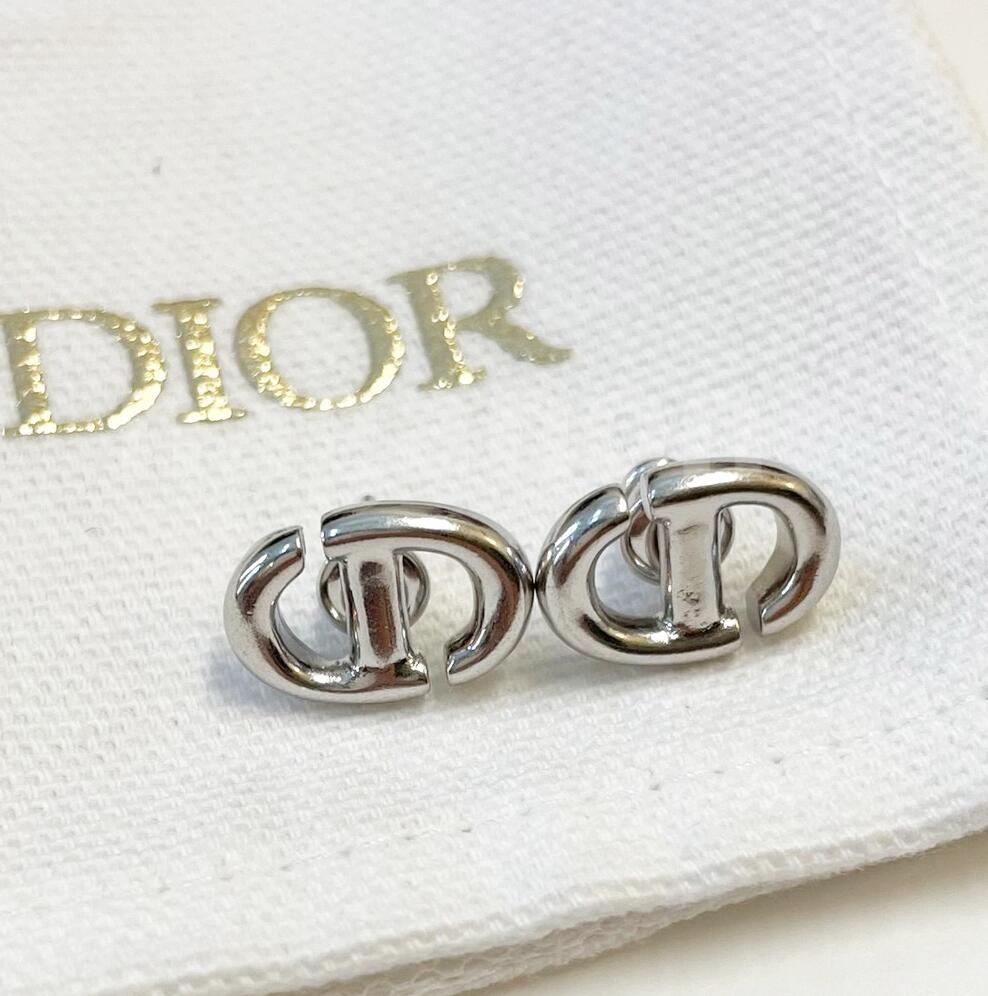 【国内直営即発】タイムレス！DIOR★CD NAVY スタッズ ピアス